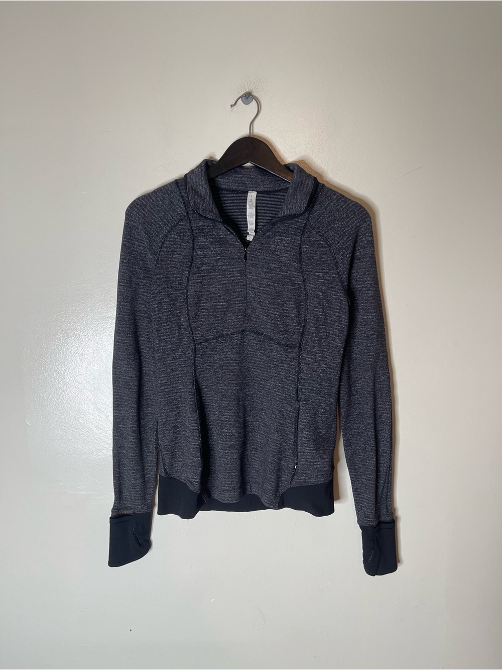 Lululemon sweatshirt size 6 women’s